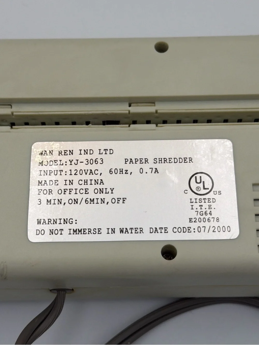 TDE Systems 5 Sheet Electric Paper Shredder - Model YJ-3063